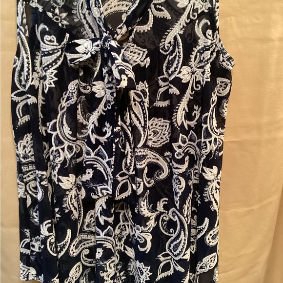 Ember sleeveless top size medium - Picture 3 of 5